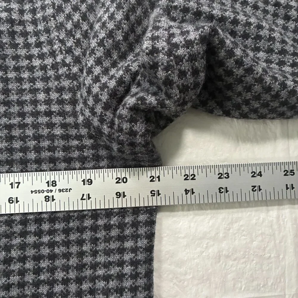 J. Crew Size Medium Gray Black Houndstooth Cashmere Sweater Luxe Preppy Career